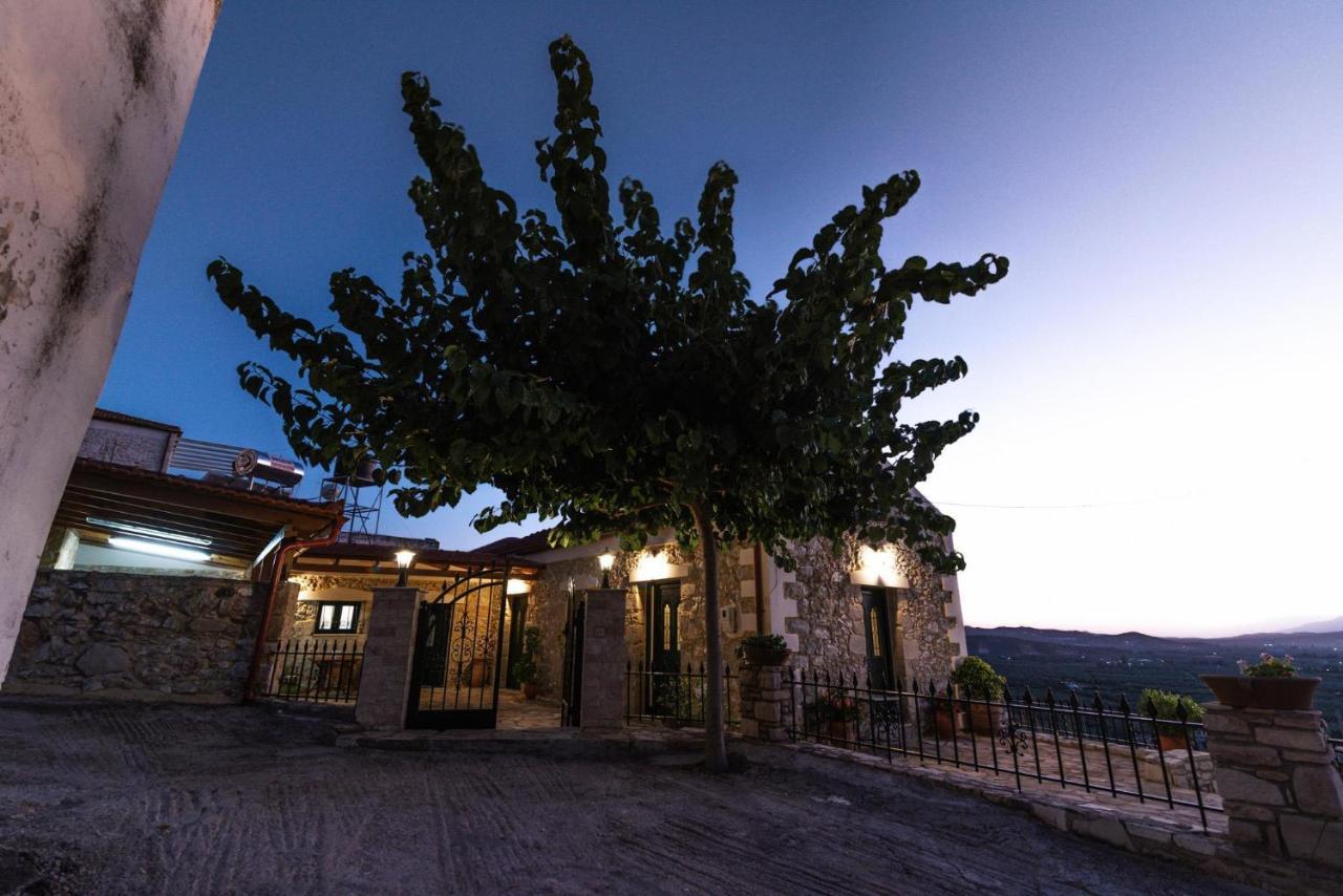 Villa Fontana Périon Buitenkant foto