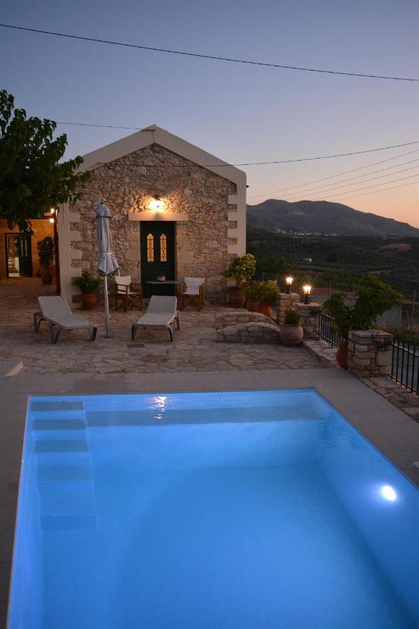 Villa Fontana Périon Buitenkant foto